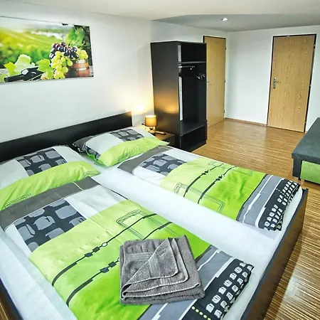 Chaloupka Vino Sklep U Palecku Zaječí