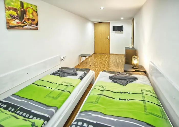 Chaloupka Víno Sklep U Palečků * Zaječí